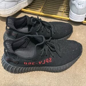 Black Yeezys size 10